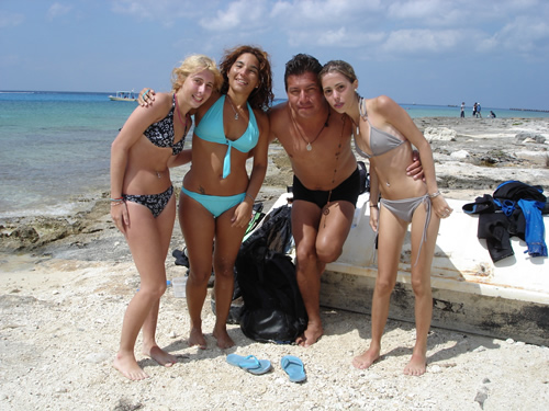 SCUBA Diving Students with Roberto ak el Pollo