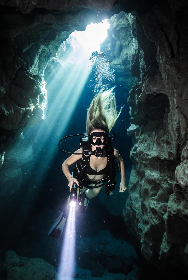 Dive Deep: Conquering the Devil’s Throat with Blue Mayan Divers in Cozumel